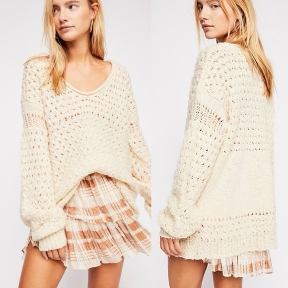 Women’s FREE PEOPLE crashing waves oversized ivory wool sweater- Size XS - Picture 1 of 10